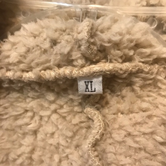 New! Womens Beige Sherpa jacket! Size XL - Picture 4 of 5
